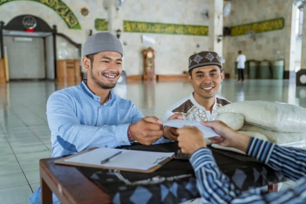 haul zakat adalah, pengertian haul zakat, syarat haul zakat, cara menghitung haul zakat, contoh haul zakat, zakat emas dan perak, zakat hasil perdagangan, aplikasi penghitung zakat, haul dalam zakat, nisab zakat, zakat fitrah, konsultasi zakat, catatan keuangan zakat