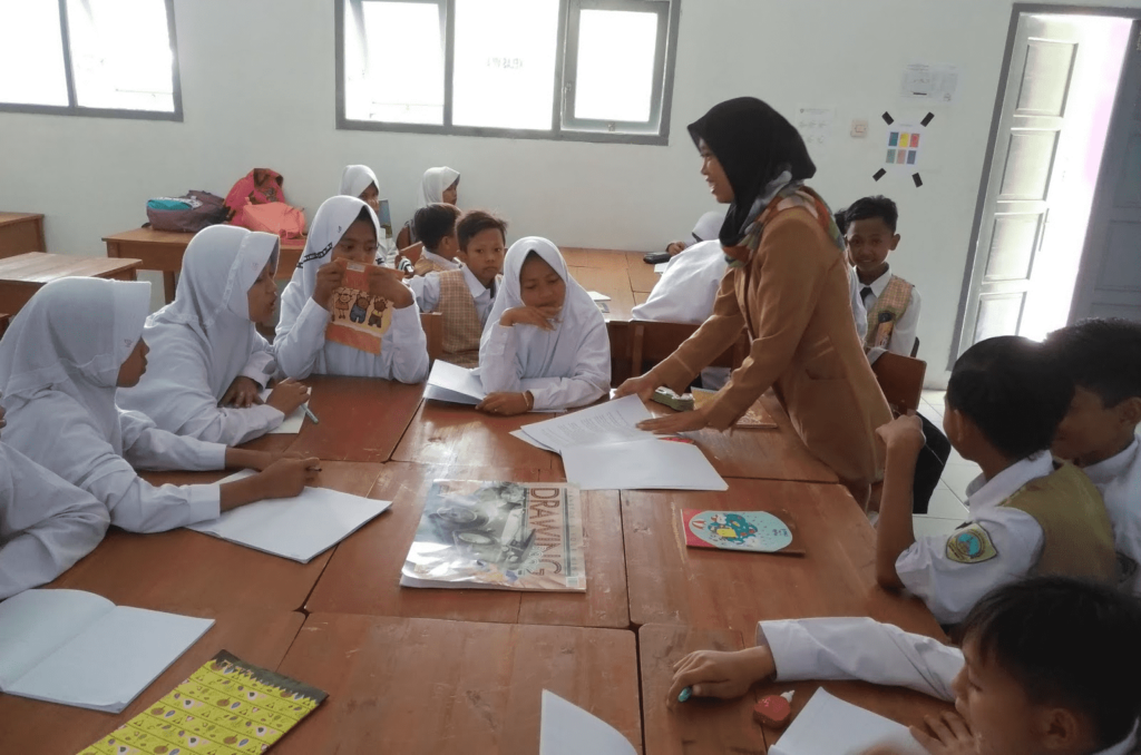 Proses Belajar Mengajar, Tantangan Belajar, Konsentrasi Siswa, Motivasi Belajar, Interaksi Guru Siswa, Metode Pembelajaran, Kendala Pendidikan, Solusi Belajar, Teknologi dalam Pembelajaran