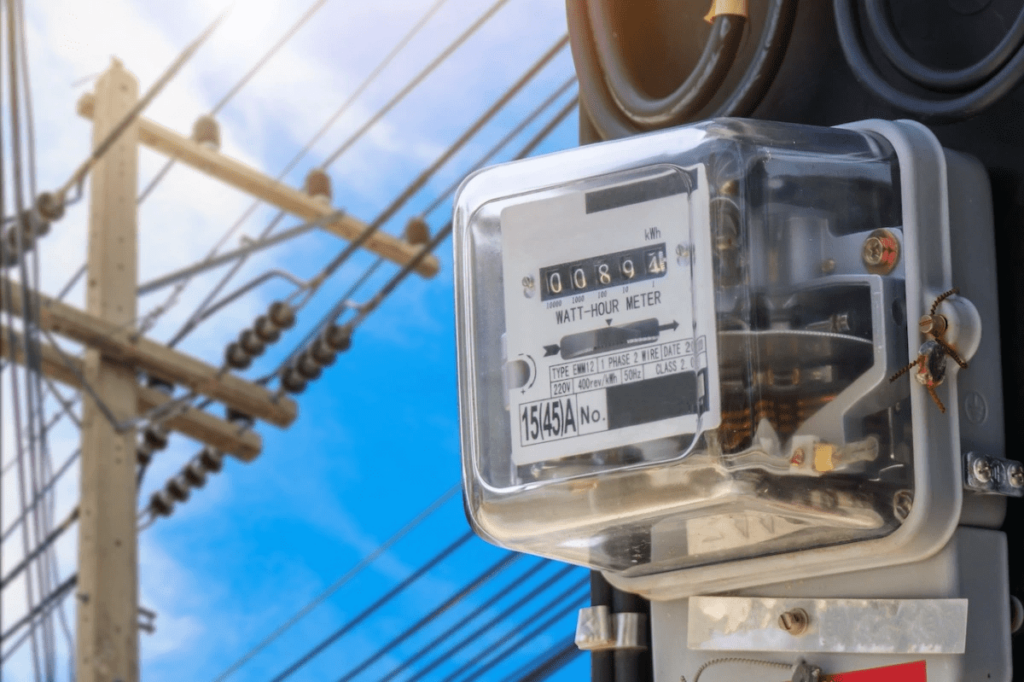 Over Limit, cara mengatasi KWH Over Limit, pemakaian listrik, konsumsi daya, tagihan listrik, penghematan listrik, penggunaan alat elektronik
