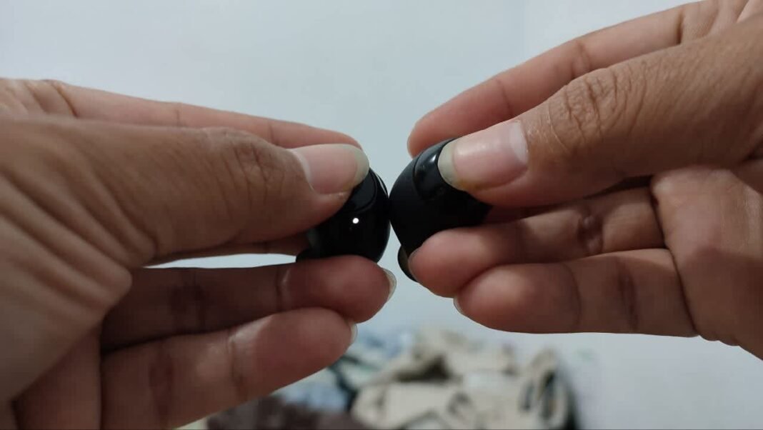 headset bluetooth mati sebelah kiri, masalah headset bluetooth, solusi headset mati sebelah kiri, koneksi bluetooth error, headset tidak berfungsi, reset headset bluetooth, perbaiki headset mati sebelah kiri