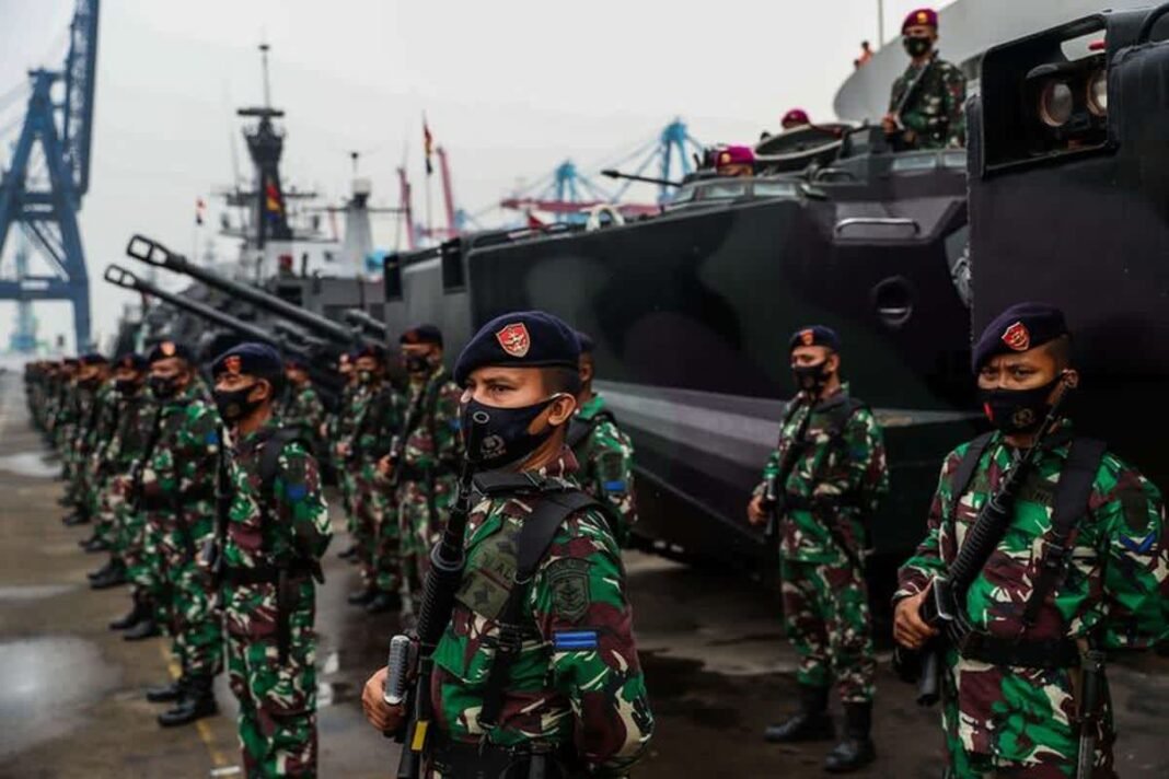 Angkatan Bersenjata, pertahanan negara, militer Indonesia, keamanan nasional, modernisasi TNI, bela negara, peran TNI