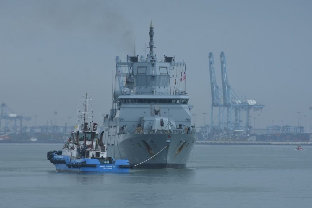 kapal perang Malaysia, kekuatan militer laut, frigat Malaysia, modernisasi TNI AL, teknologi militer Malaysia, kapal tempur amfibi