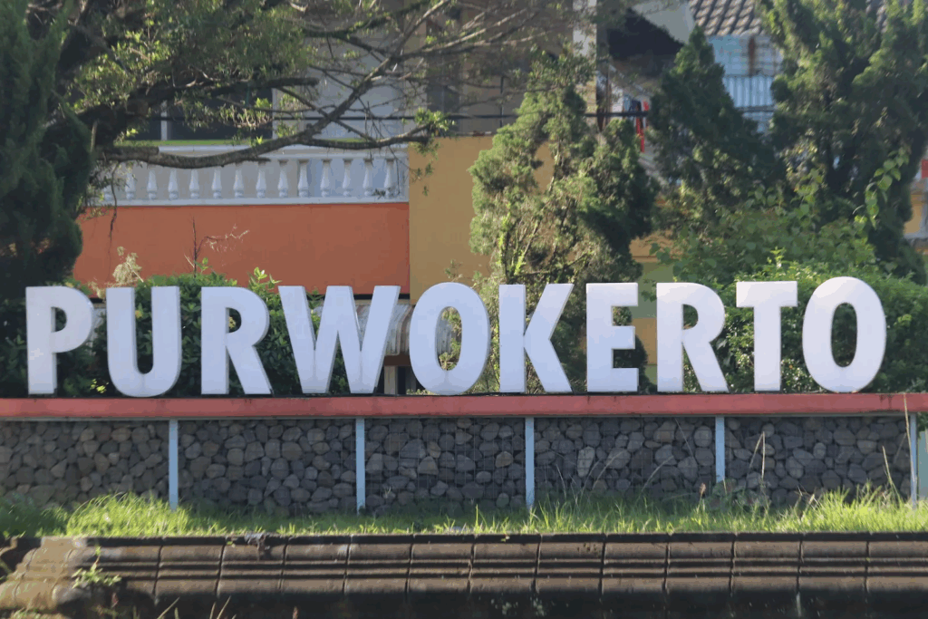 UMR Purwokerto 2025, UMK Banyumas 2025, Upah Minimum Purwokerto, Gaji Minimum 2025, Kenaikan UMR Jawa Tengah, Info UMR Terbaru