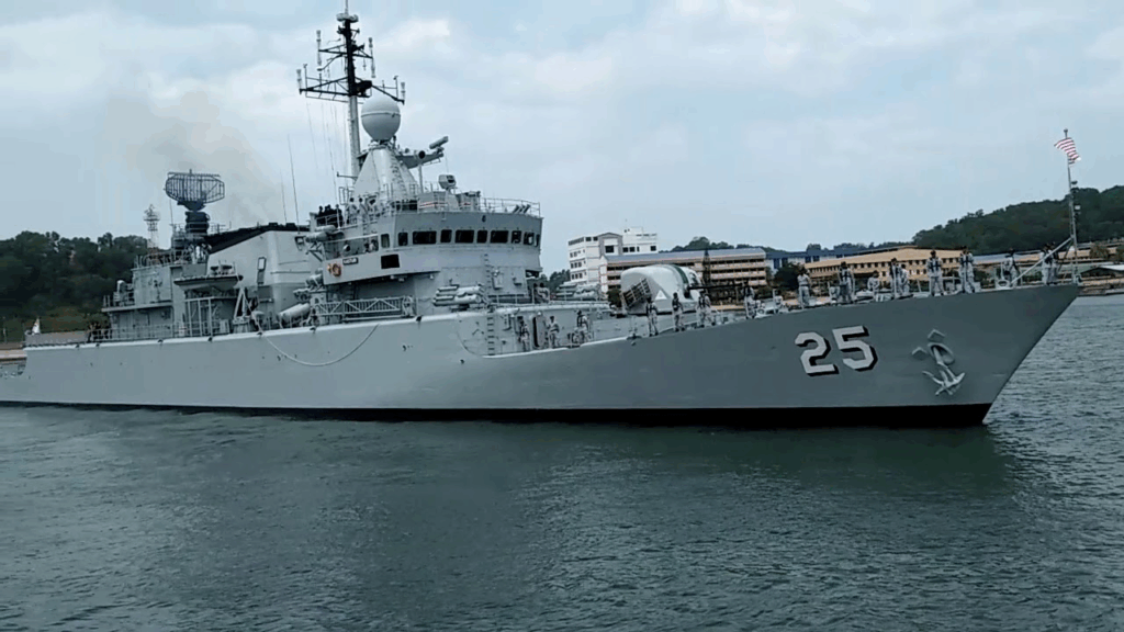 kapal perang Malaysia, kekuatan militer laut, frigat Malaysia, modernisasi TNI AL, teknologi militer Malaysia, kapal tempur amfibi