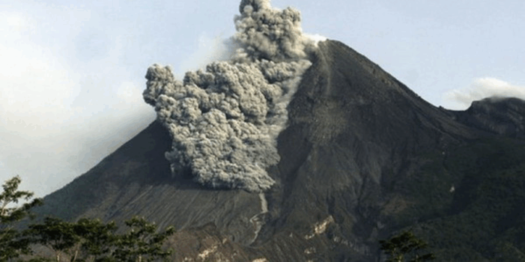 Misteri Gunung Merapi, Gunung Merapi, Letusan Merapi, Fenomena Gaib Merapi, Budaya Jawa Merapi, Erupsi Merapi