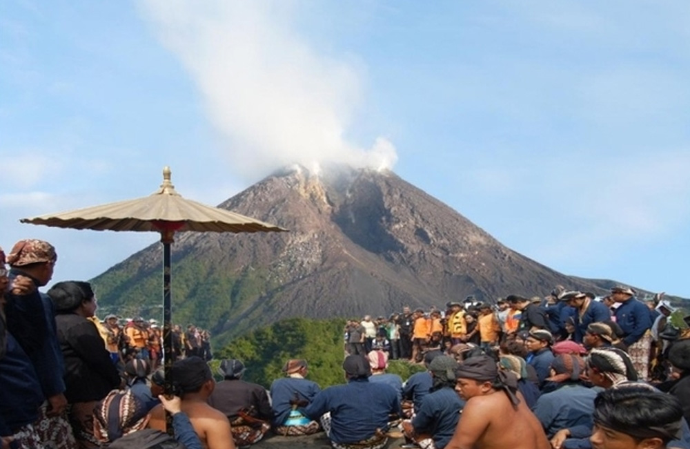 Misteri Gunung Merapi, Gunung Merapi, Letusan Merapi, Fenomena Gaib Merapi, Budaya Jawa Merapi, Erupsi Merapi