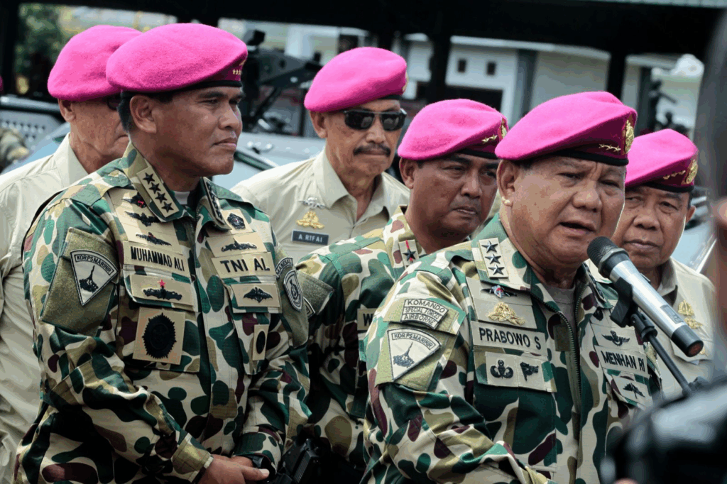 marinir adalah, pasukan elit TNI AL, tugas marinir, pelatihan marinir, operasi marinir, keahlian marinir, marinir indonesia, korps marinir