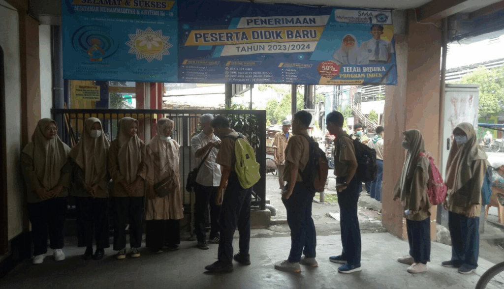 tanggung jawab guru disiplin sekolah