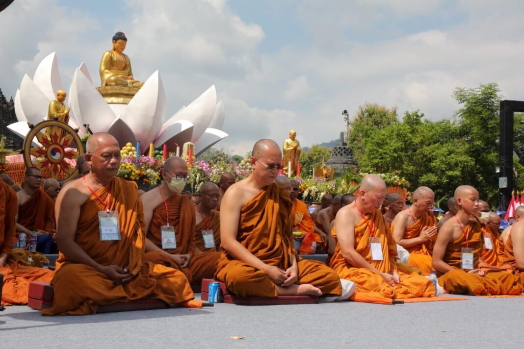 perayaan hari besar buddha