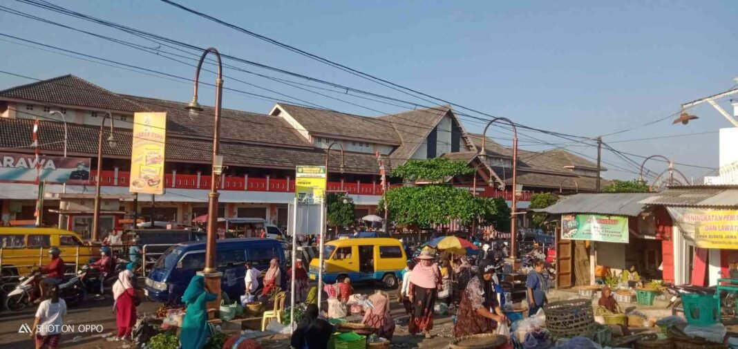 menariknya pasar projo ambarawa