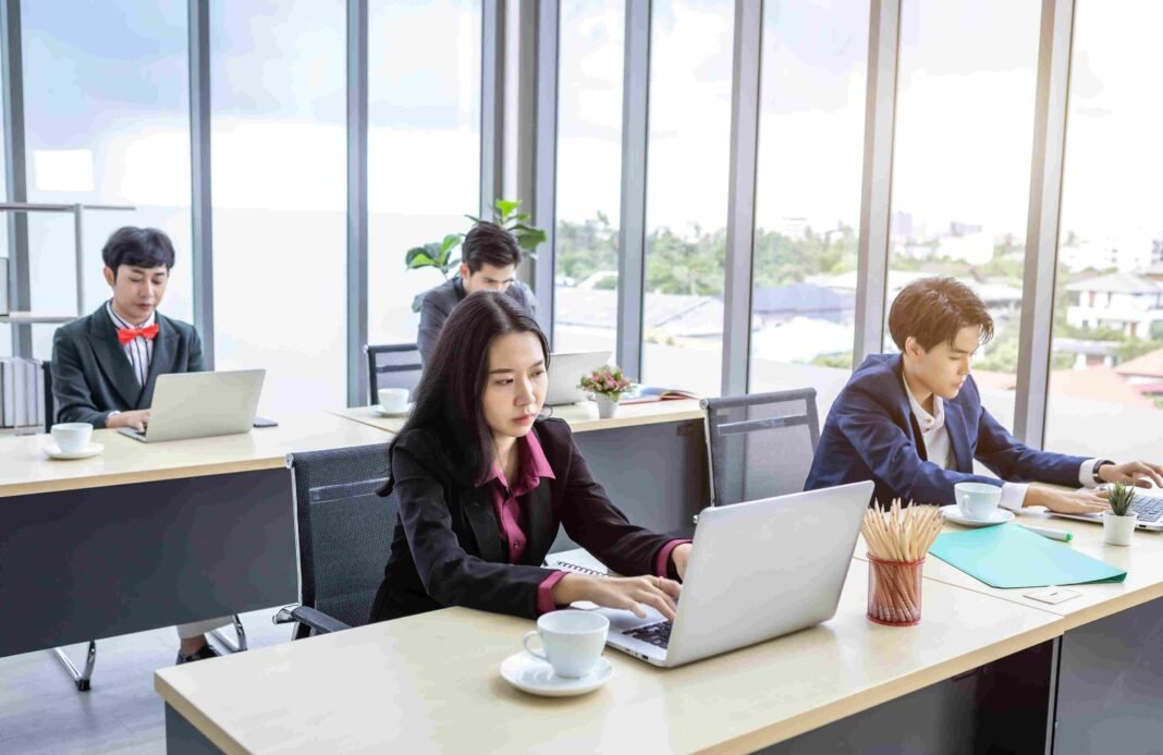 Skill Wajib yang Harus Dimiliki Staff Kantor Adalah Kemampuan Adaptasi