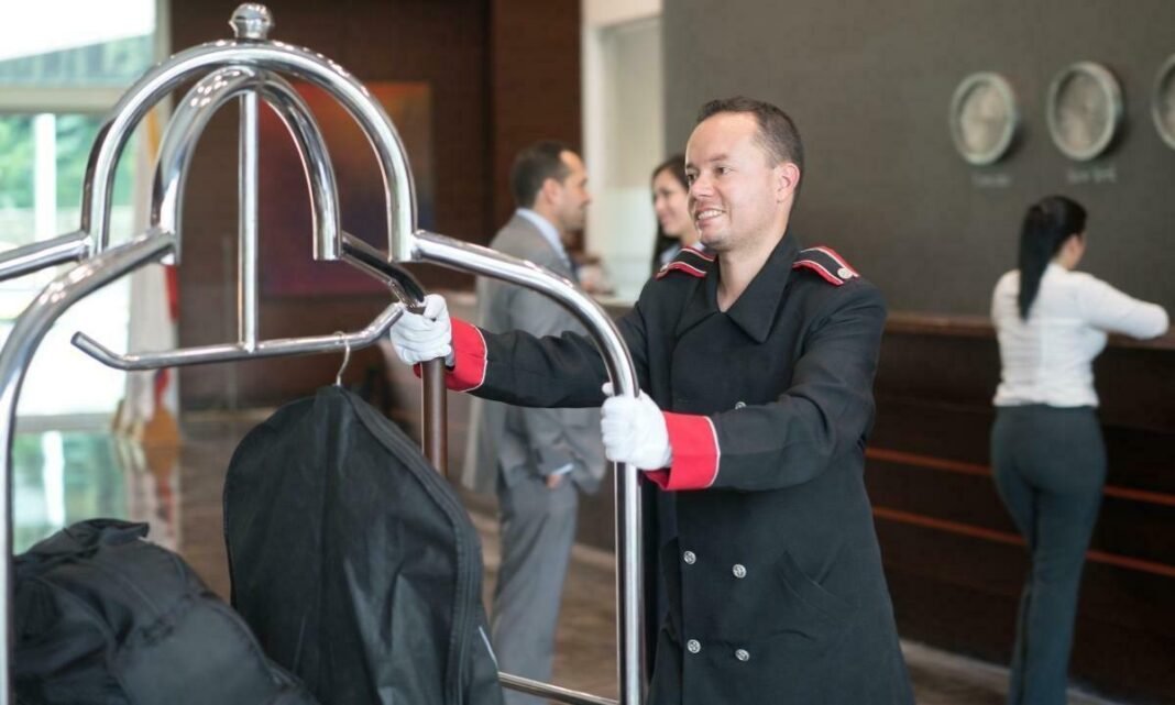 definisi bellboy adalah