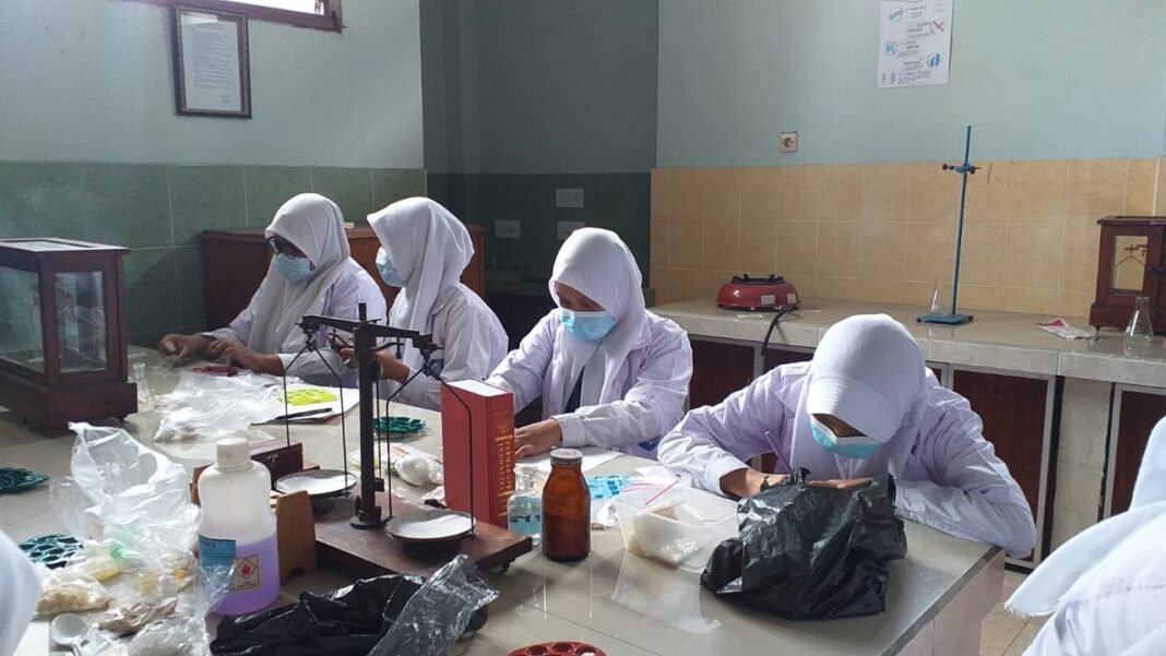 Penerapan Tujuan Praktikum di Berbagai Bidang