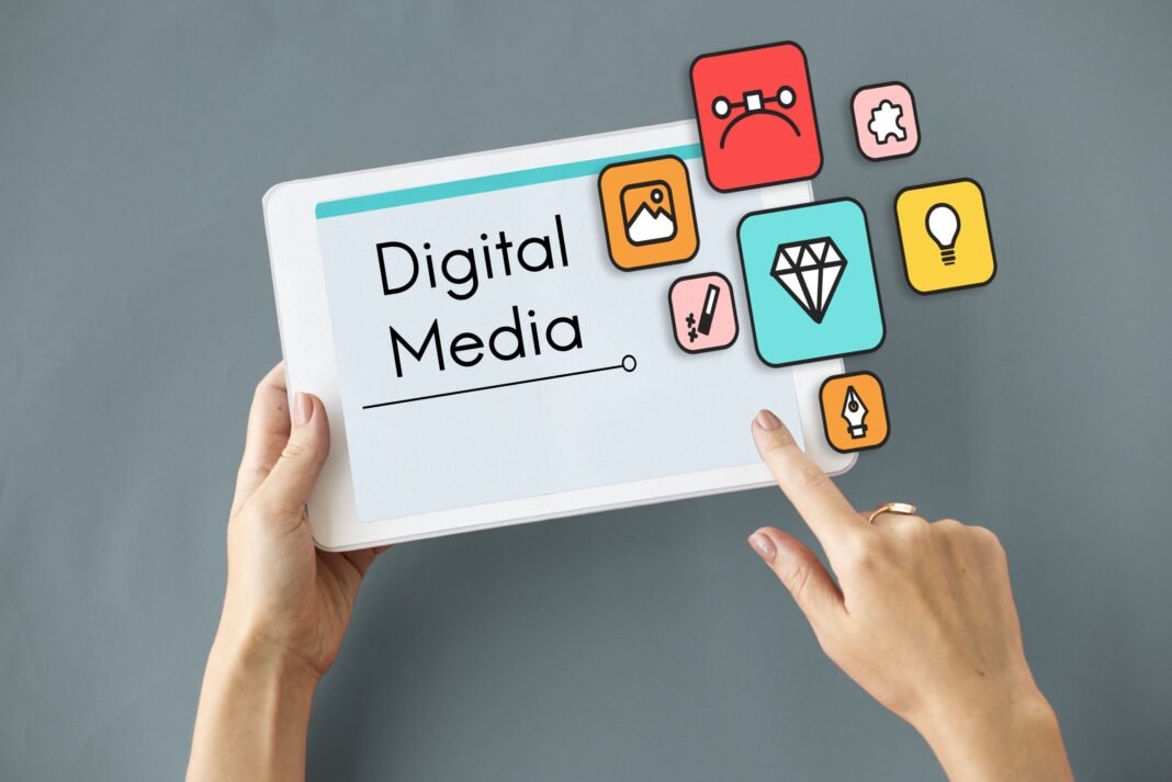 Memahami Apa yang Dimaksud dengan Media Tradisional vs Digital