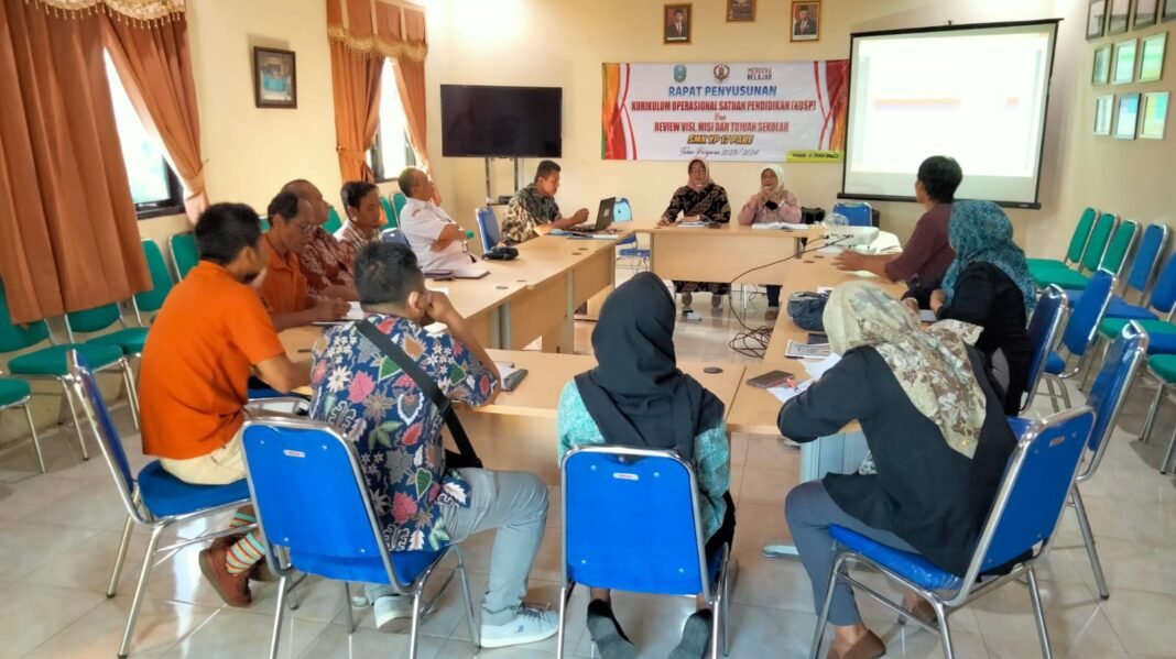 Rincian Tugas Waka Kurikulum SMP dan SMA dalam Keseharian