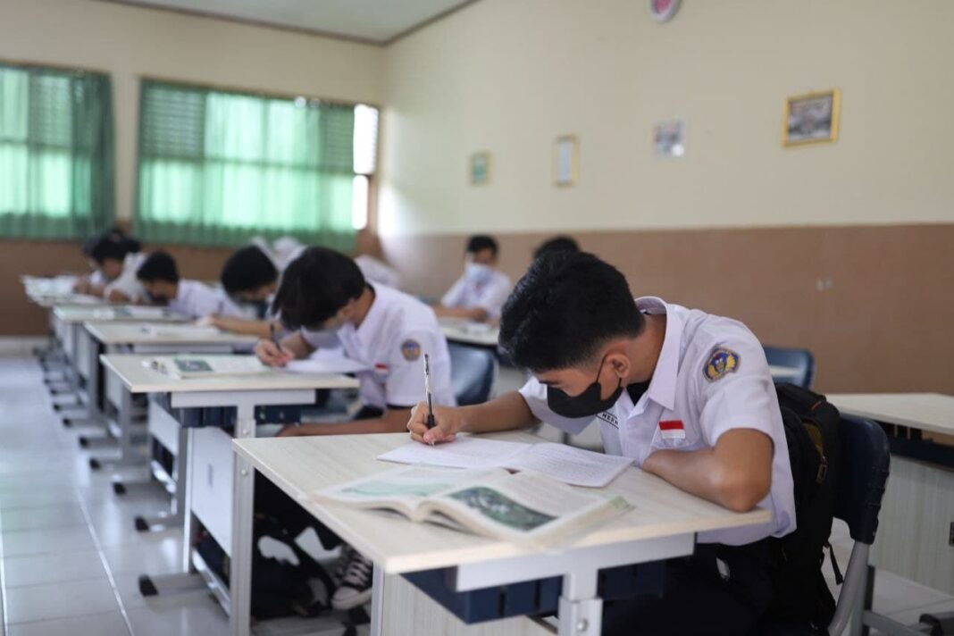 Sejarah Lahirnya Singkatan SLTP dalam Sistem Pendidikan