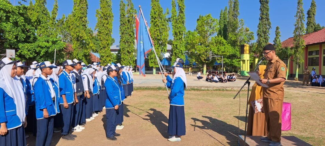 Mengapa Tugas Pembina OSIS Sangat Penting di Era Digital?