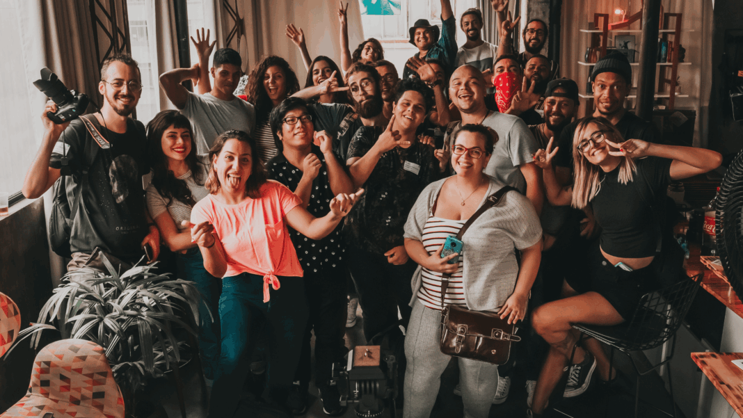 Menggali Lebih Dalam Arti Farewell Party di Dunia Kerja