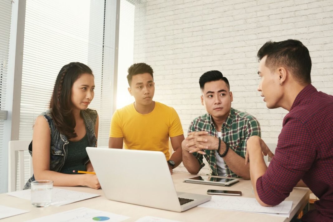 Memahami Apa Itu Menyimak dan Pentingnya di Era Digital