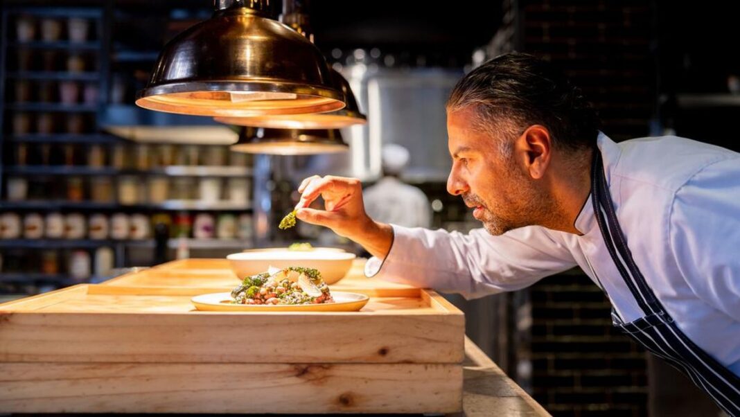 Mengapa Executive Chef adalah Jantung Operasional Restoran?