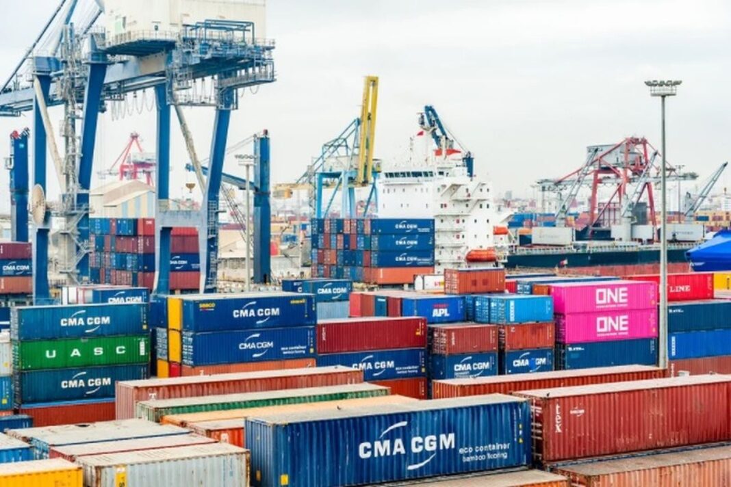 Apa Pengertian Perdagangan Internasional Berdasarkan Jenis Transaksinya?