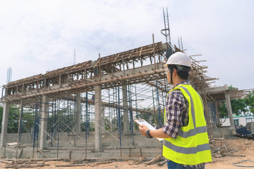 Memahami Arti Mandor dalam Dunia Konstruksi Modern